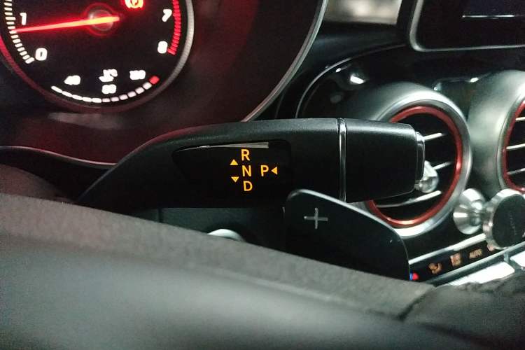 Used Mercedes-Benz GLC 2016 GLC 260 4MATIC Luxury Model
