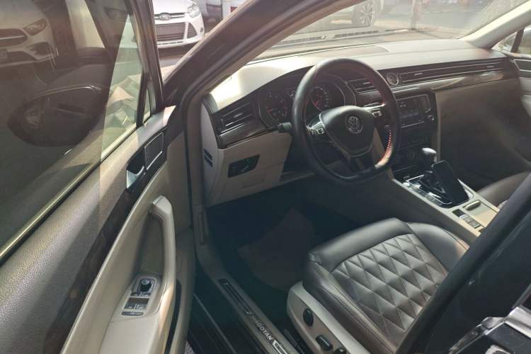 Used Volkswagen Magotan 2017 380TSI DSG Luxury Model