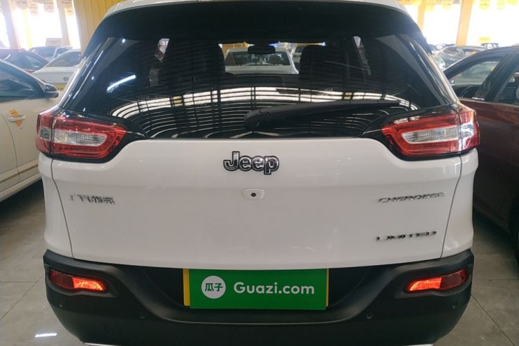 Used  Cherokee 2017 2.0L Superior Edition
