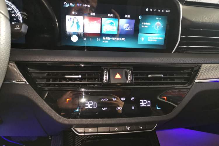 Used Hongqi HS5 2022 2.0T Smart Connect Flagship Edition
