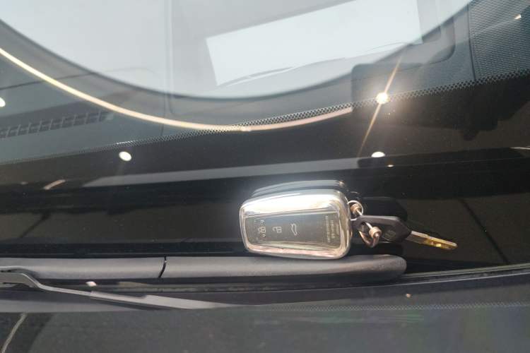 Used Toyota Camry 2021 2.0G Luxury Edition
