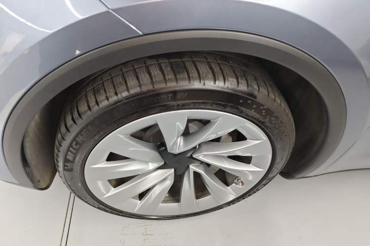 Used Tesla Model Y 2025 Rear-Wheel-Drive Version