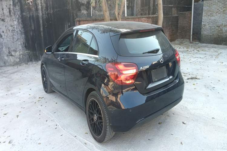 Used Mercedes-Benz A-Class (Import) 2017 Revised A 200 Dynamic Edition
