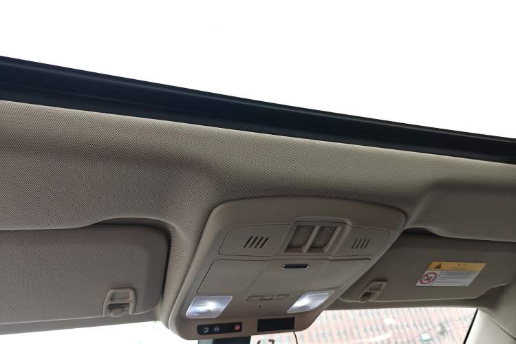 Used Buick Envision 2017 28T Four-Wheel Drive Elite Model
