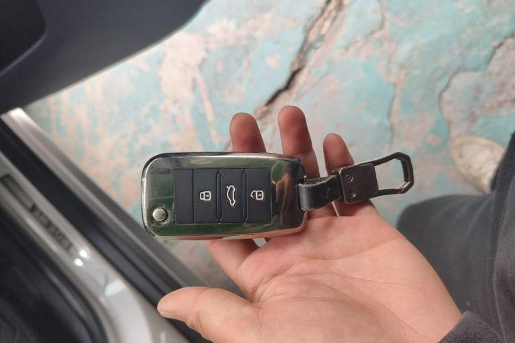 Used Roewe RX5 New Energy 2017 eRX5 50T Hybrid Connected Prestige Flagship Edition
