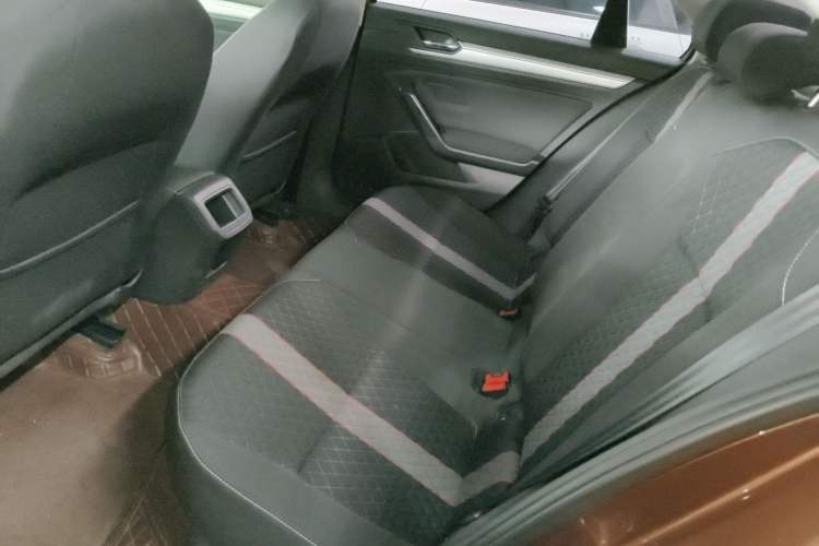 Used Volkswagen Lamando 2019 230TSI DSG Fashion Edition China VI