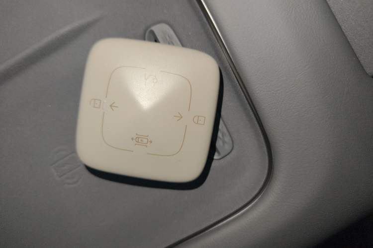 Used Zeekr 7X 2025 100 kWh Long-Range Rear-Wheel Drive with Intelligent Driving Features
