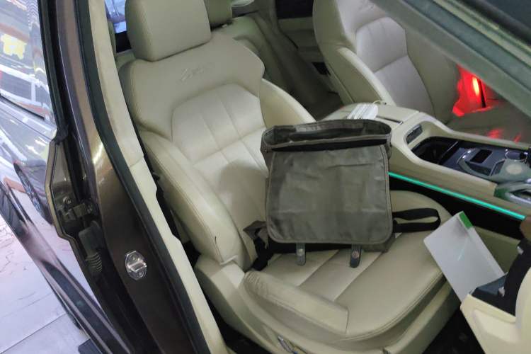 Used Zotye T700 2017 1.8T Dual-Clutch Prestige Model
