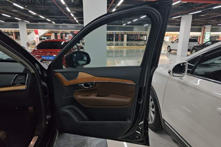 Used Volvo XC90 2020 Facelifted T6 Zhiyi Luxury 7-Seater
