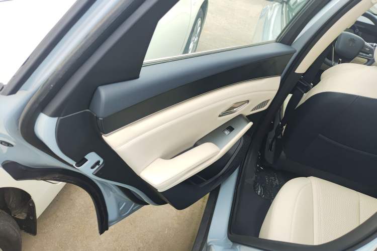 Used BYD Qin L 2024 DM-i 120KM Beyond Model
