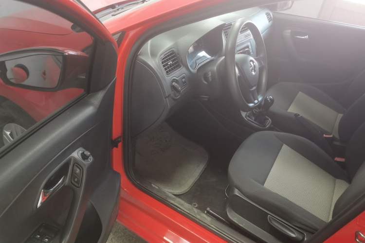 Used Volkswagen Polo 2016 1.4L Manual Fashion Model