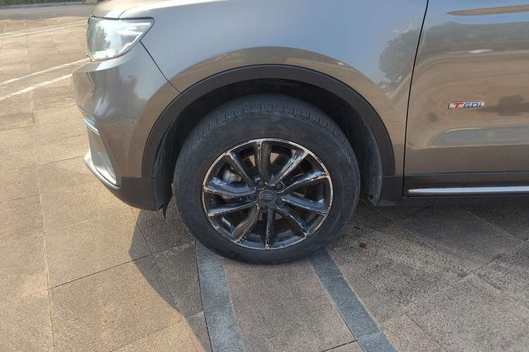 Used Geely Auto Emgrand X7 Sport 2018 1.8TD Automatic Two-Wheel Drive Smart 4G Connected Version
