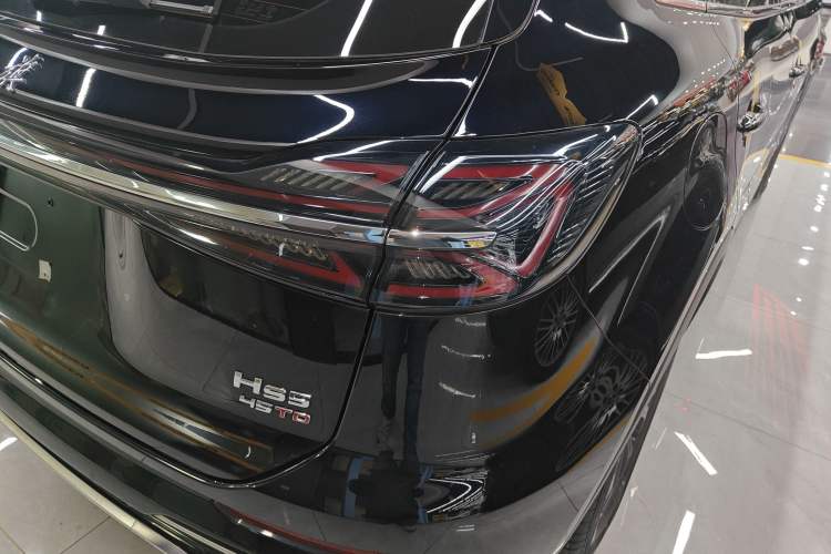 Used Hongqi HS5 2025 2.0T Two-Wheel Drive Flagship Pro Edition
