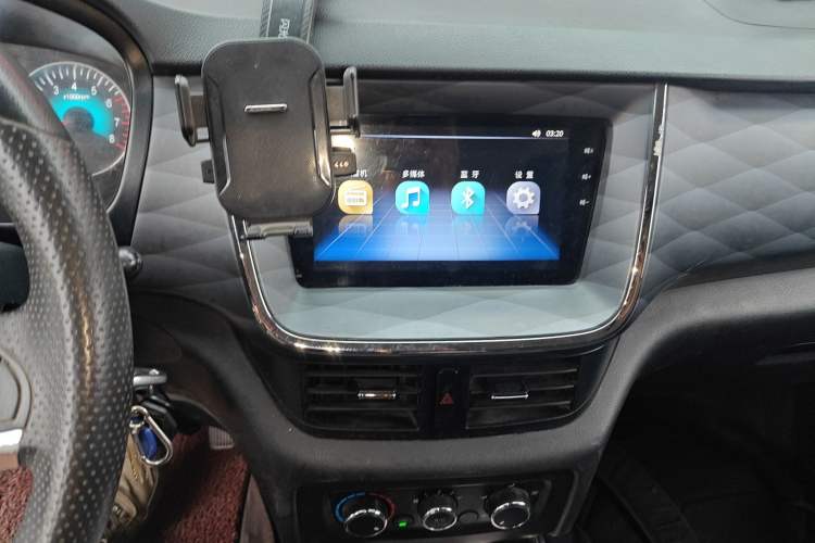 Used Jinbei Gold Hiace 2021 1.5L Passenger Van Travel Lion 6-Seater
