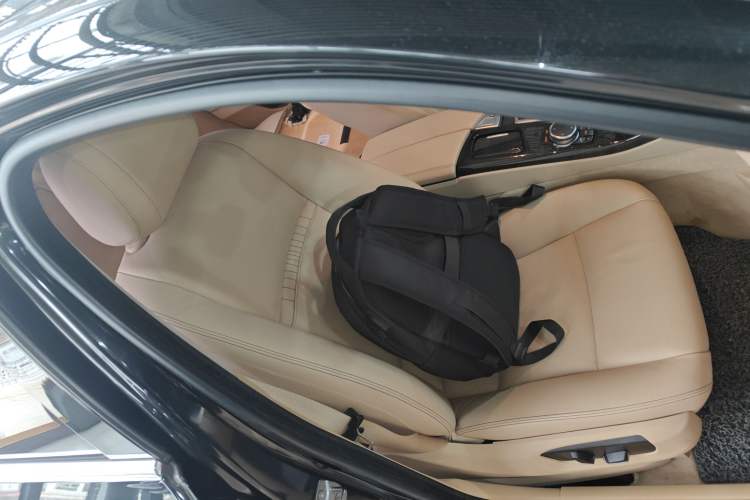 Used BMW 5 Series 2014 525Li Luxury Design Package
