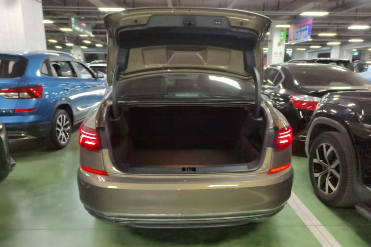 Used Volkswagen Passat 2019 380TSI Prestige Edition China VI Standard
