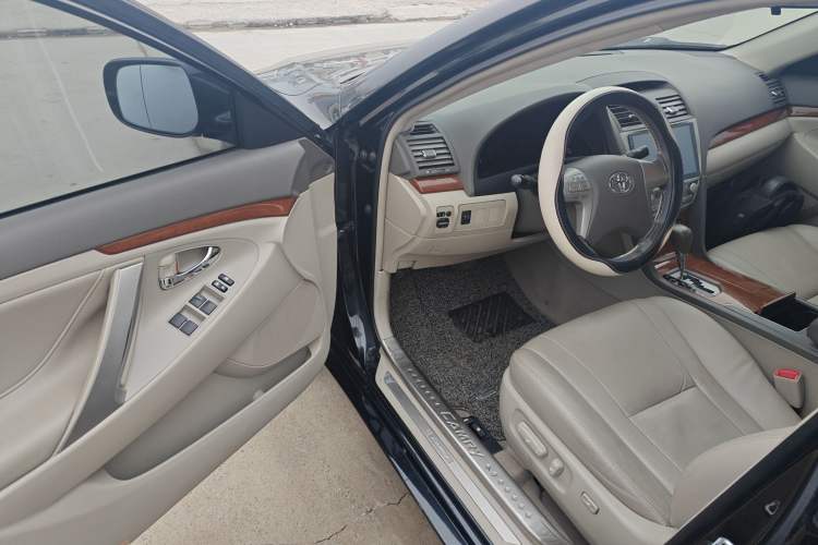 Used Toyota Camry 2013 200G Classic Luxury Edition