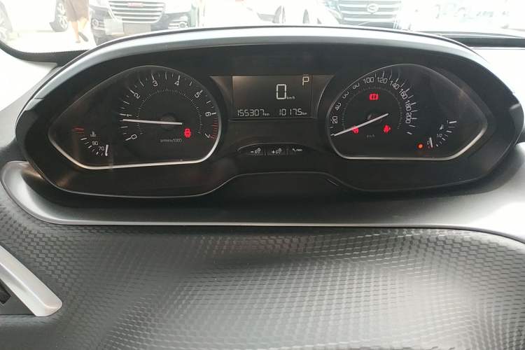 Used Peugeot 2008 2014 1.6L Automatic Fashion Edition
