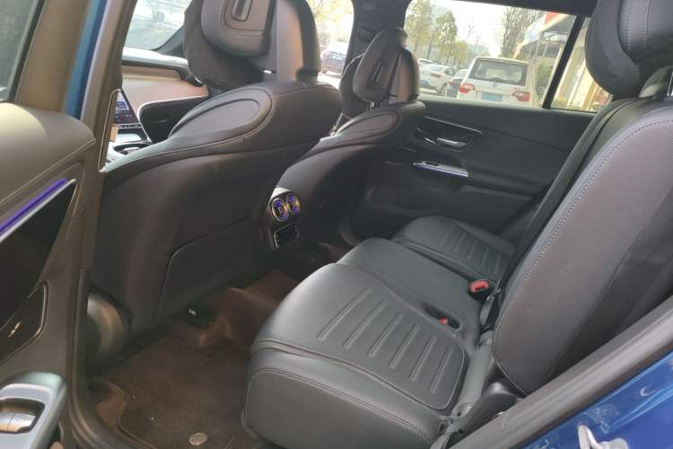 Used Mercedes-Benz GLC 2023 GLC 300 L 4MATIC Dynamic 7-Seater
