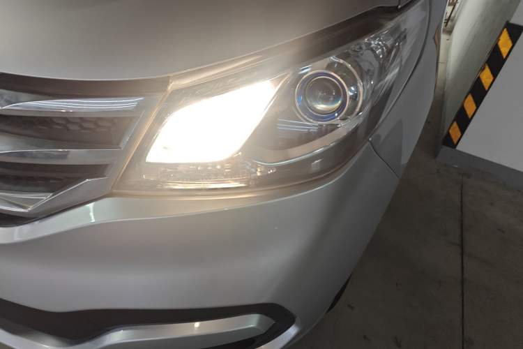 Used SAIC MAXUS G10 2014 2.0T Automatic Elite Edition
