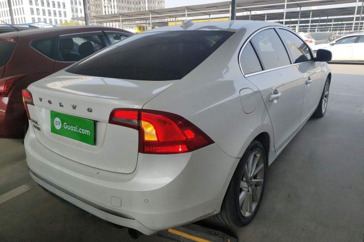 Used Volvo S60 2015 S60L 2.0T Zhiyuan Edition