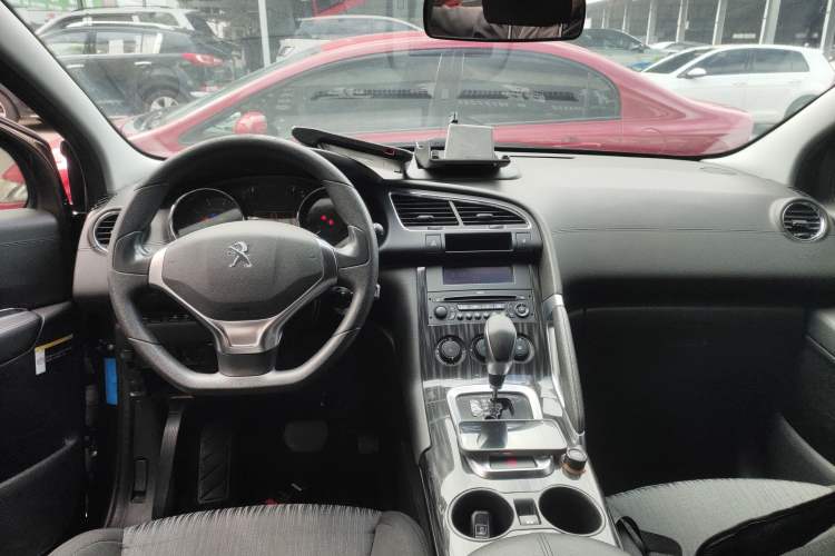 Used Peugeot 3008 2015 2.0L Automatic Classic Edition
