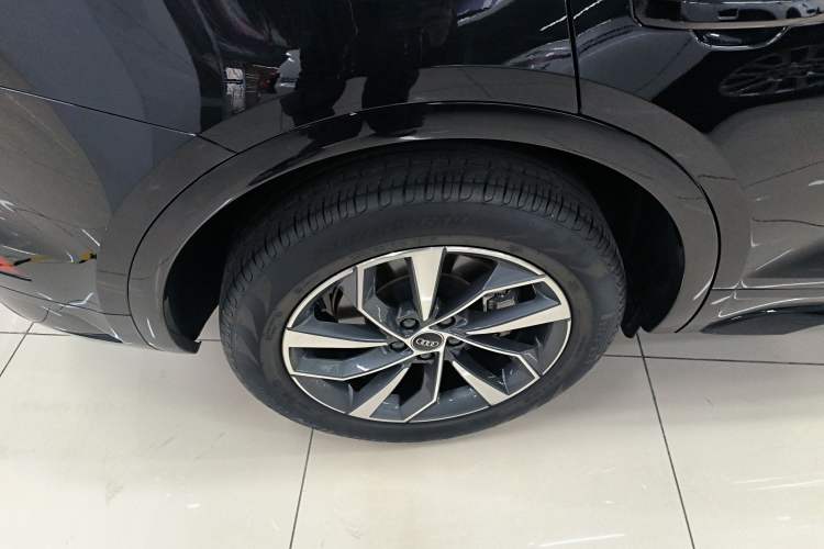 Used Audi Q5L 2023 40T Luxury Dynamic Model