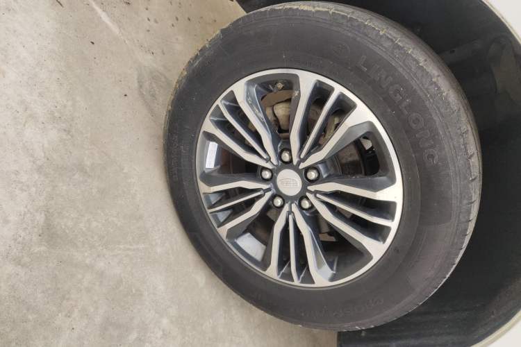 Used Geely Auto Vision X6 2018 1.8L Manual 4G Connect Luxury Edition
