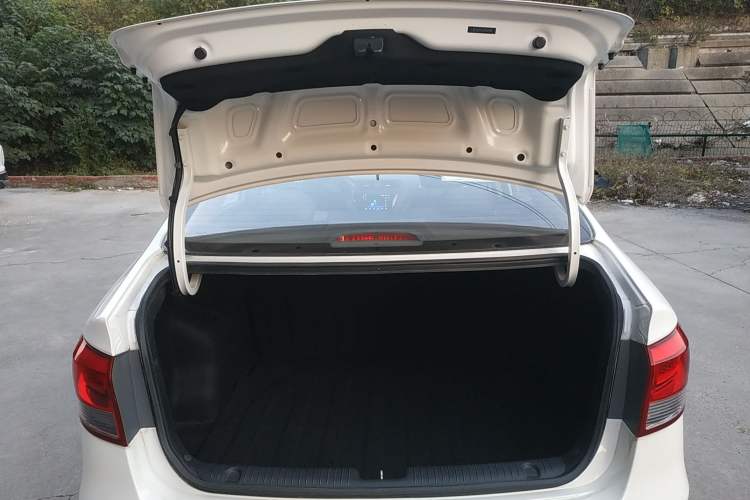 Used Kia K2 2015 Sedan 1.4L Automatic GLS
