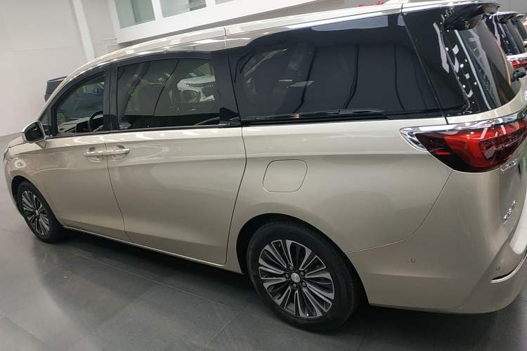 Used Buick GL8 2020 ES Land Cruiser 653T Luxury Model