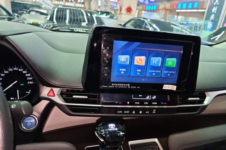 Used Toyota Granvia 2023 2.5L Hybrid Luxury Edition