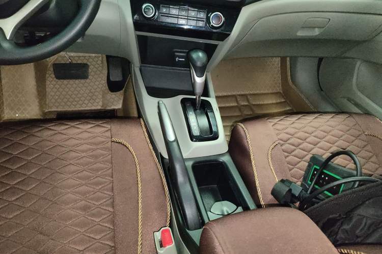 Used Honda Civic 2014 1.8L automatic comfort version
