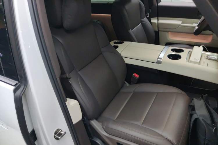 Used Li Auto MEGA 2024 Ultra Model
