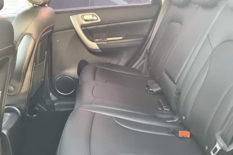 Used Haval H6 2015 Upgraded Model 1.5T Manual Two-Wheel Drive Elite Version
