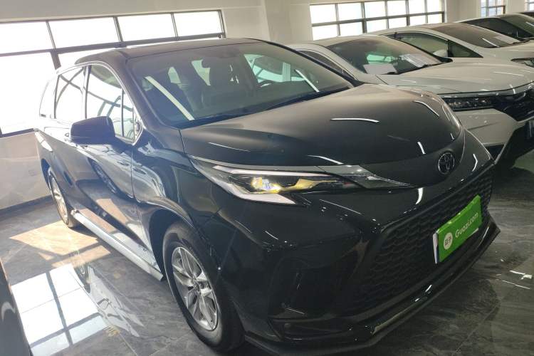 Used Toyota Granvia 2024 2.5L Hybrid Comfort Edition
