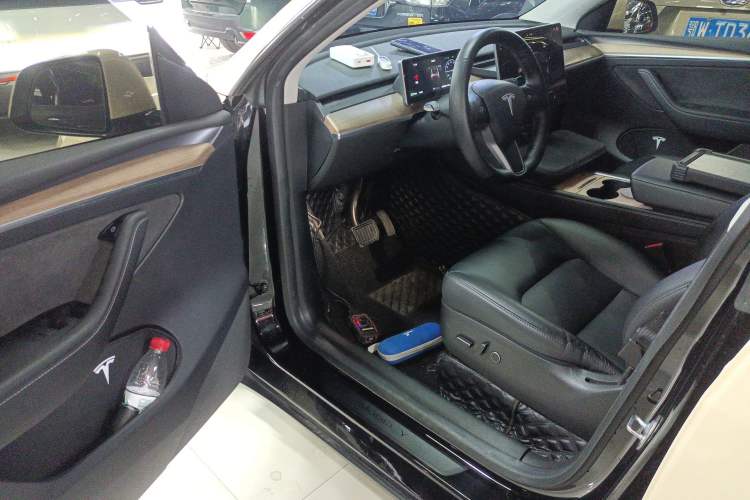 Used Tesla Model Y 2022 Rear-Wheel-Drive Version
