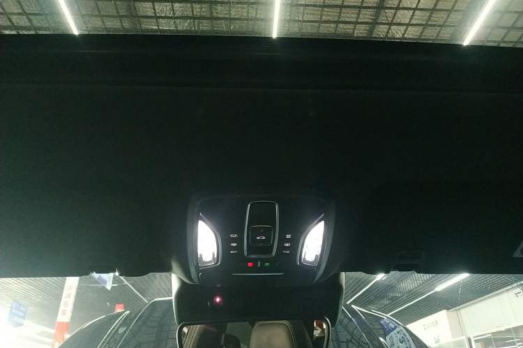 Used GAC Trumpchi GS8 2022 Double-Energy Series 2.0TM Two-Wheel Drive Prestige Edition (6 Seats)
