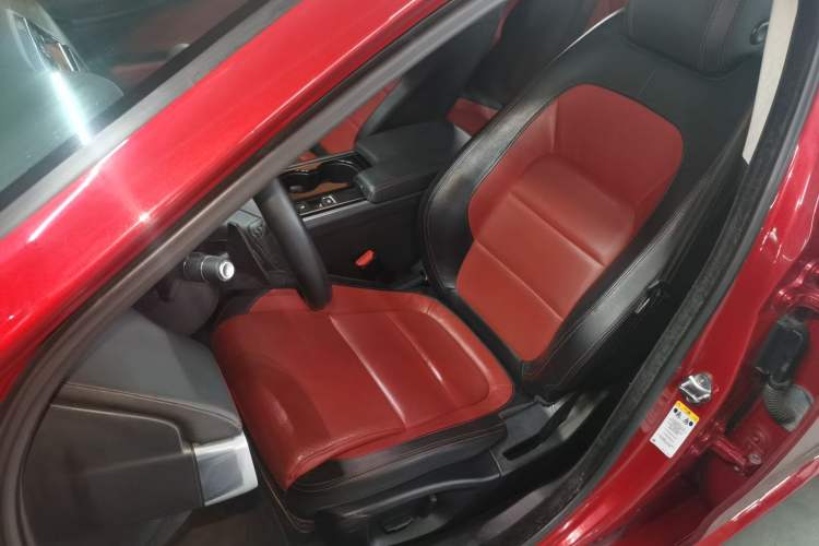 Used Jaguar XE 2015 2.0T 200 PS R-Sport