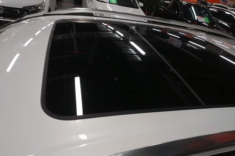 Used Honda CR-V 2023 240TURBO Two-Wheel-Drive Luxury Version 5 Seats
