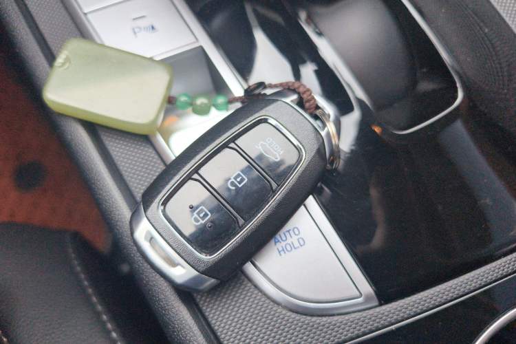 Used Hyundai Elantra 2021 1.5L CVT GLX Elite Edition
