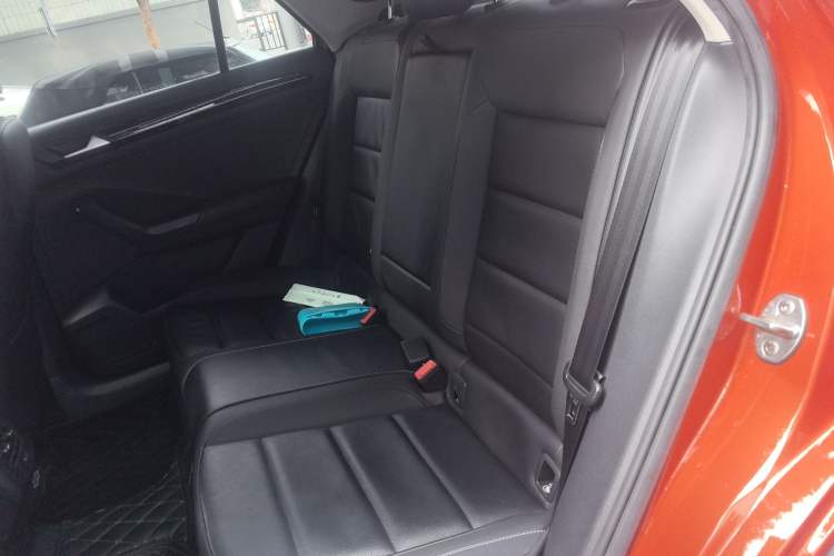 Used Volkswagen T-ROC 2019 280TSI DSG Two-Wheel Drive Comfort Version China VI Standard
