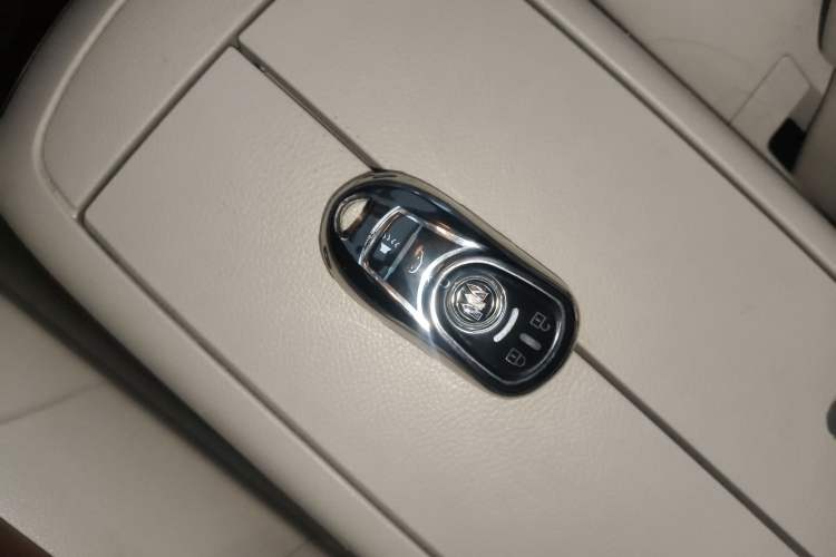 Used Buick GL8 2023 Land Executive Class Smart Enjoyment Model
