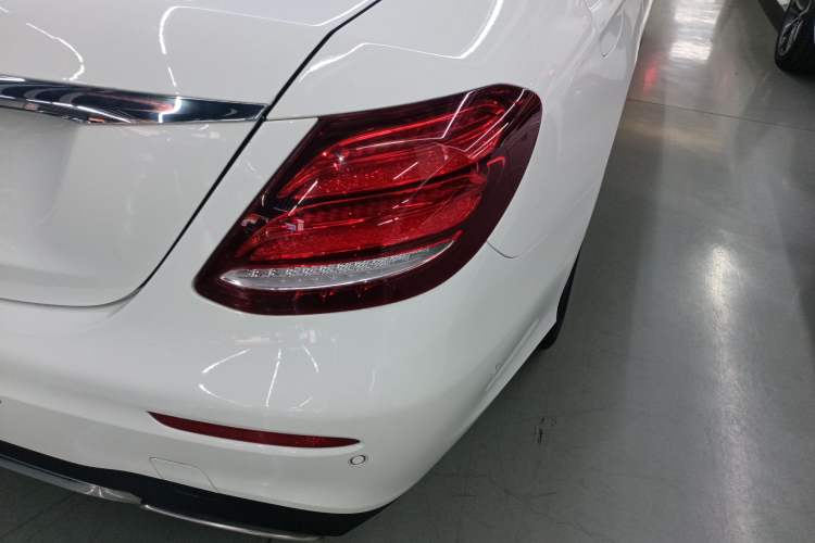 Used Mercedes-Benz E-Class 2019 E 300 L Sporty and Stylish Model