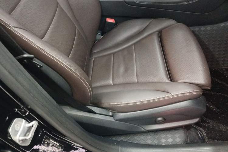 Used Mercedes-Benz GLC 2017 GLC 260 4MATIC Luxury Model
