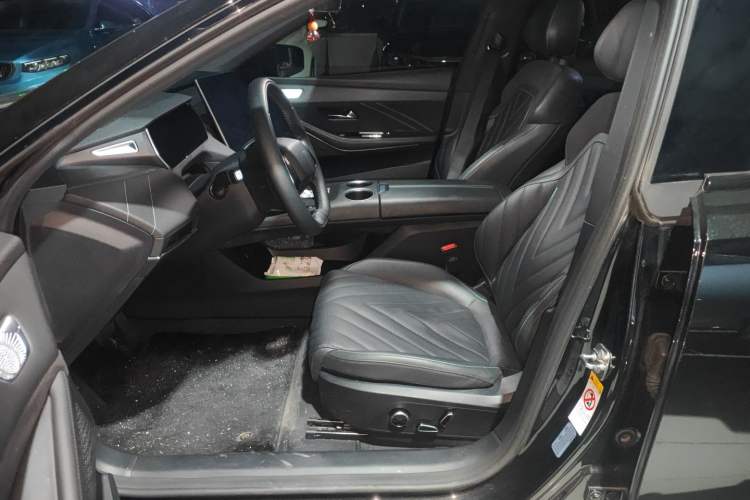 Used  SL03 2023 200Max Range-Extended Version
