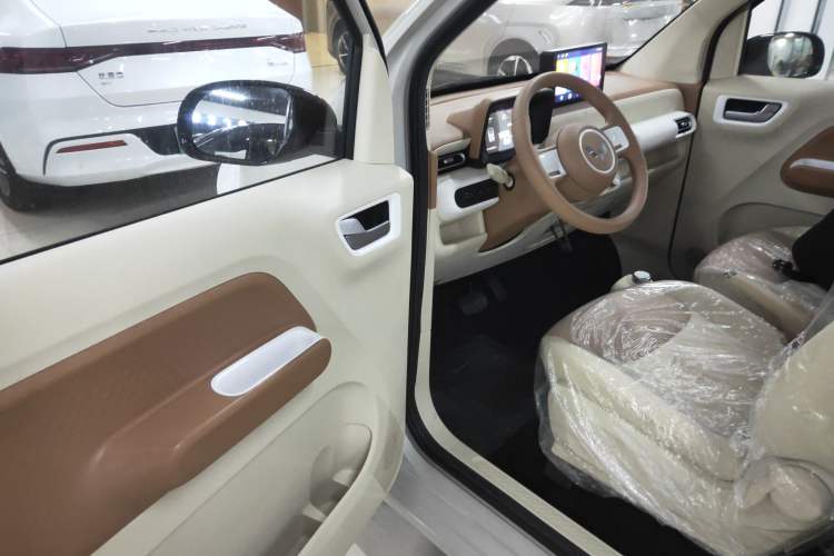 Used Wuling Hongguang MINIEV 2024 3rd Generation 215km Youth Edition
