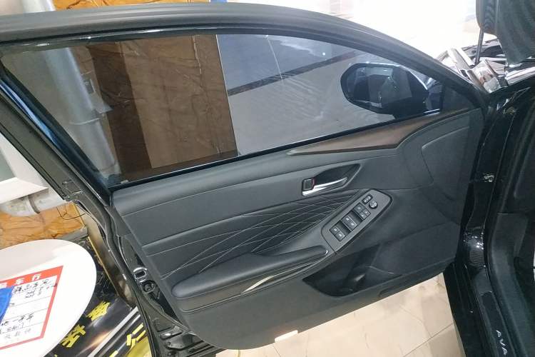 Used Toyota Avalon 2019 2.5L Touring Premium Version China VI Standard
