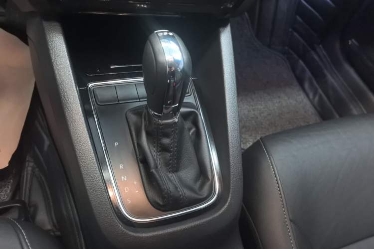 Used Volkswagen Sagitar 2015 230TSI Automatic Comfort Version