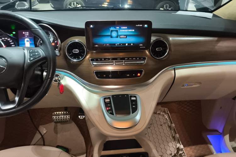 Used Mercedes-Benz V-Class 2020 V 260 L Long-wheelbase Luxury Edition