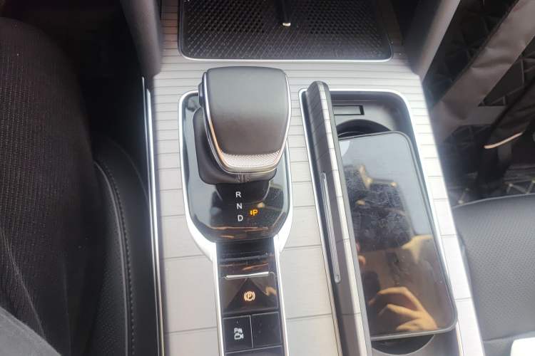 Used Hongqi HS7 PHEV 2024 2.0T PHEV Four-Wheel Drive Flagship Edition 7 Seats
